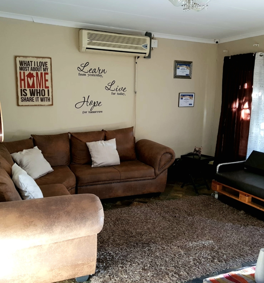 4 Bedroom Property for Sale in Geelhoutpark North West